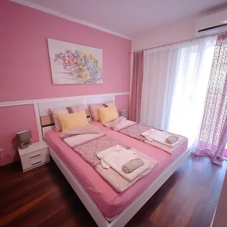 Apartament Vikeli *