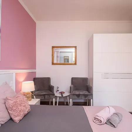 Vikeli Apartment Trogir