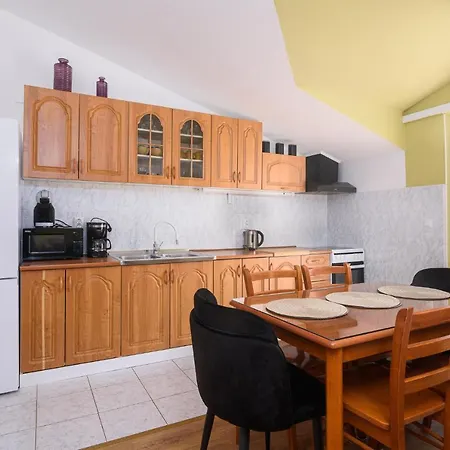 Apartment Vikeli Trogir
