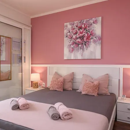 Vikeli Apartment Trogir