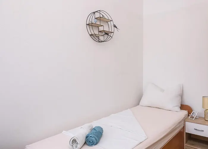 Vikeli Apartment