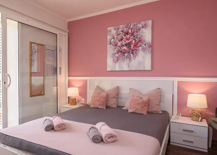 Vikeli Apartment Trogir